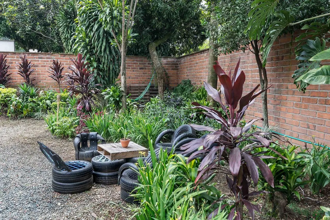 Guest House Poblado Medellin Bed & Breakfast